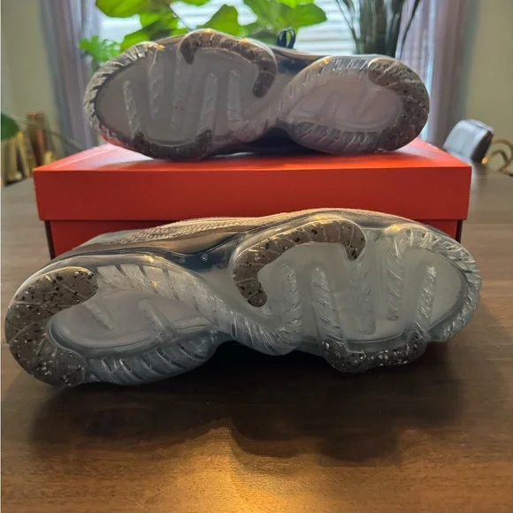 NWT 2021 VaporMax Flyknit Teal and Gray Running Shoes - Picture 5 of 8